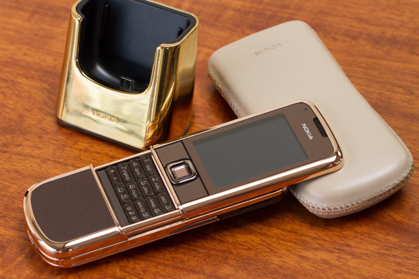 Sức hút Nokia 8800 - Tay chơi đẳng cấp vượt thời gian